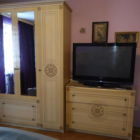 Затишні Апартаменти В Центрі Ρίβνε Εξωτερικό φωτογραφία