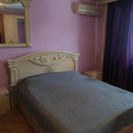 Затишні Апартаменти В Центрі Ρίβνε Εξωτερικό φωτογραφία