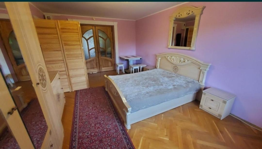 Затишні Апартаменти В Центрі Ρίβνε Εξωτερικό φωτογραφία