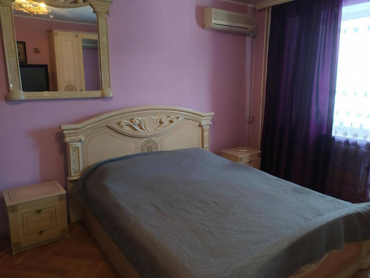 Затишні Апартаменти В Центрі Ρίβνε Εξωτερικό φωτογραφία